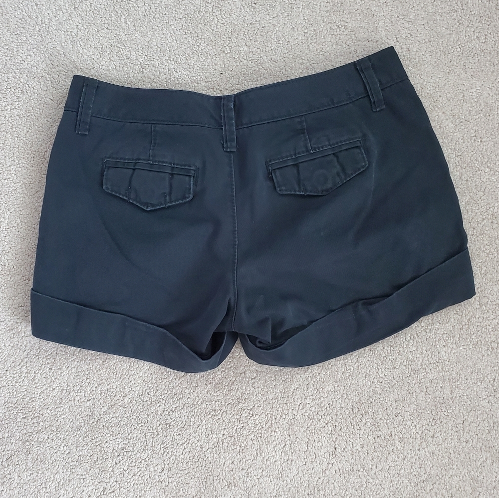 Black shorts - Picture 3 of 3
